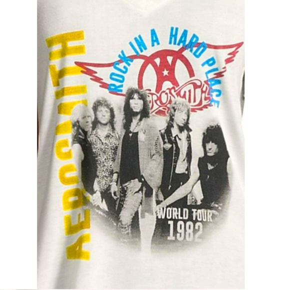 Aerosmith World Tour Criss Cross Tee M NWT - Picture 2 of 3